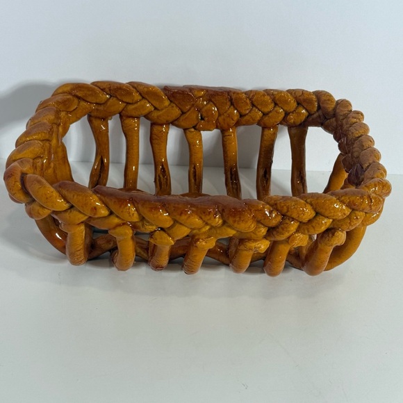 Unique Basket Weave Bread Basket Bowl Brown Beige Realistic - Picture 2 of 12